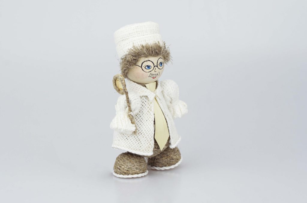 Сувенир-кукла “Доктор” рис. 119-19