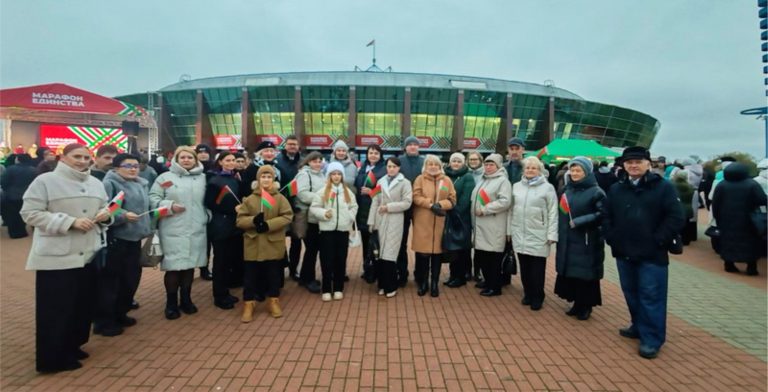 Работники Бобруйской ФХИ побывали на мероприятиях «Марафона единства», а Президентский оркестр выступил на производстве ОАО «ФанДОК»