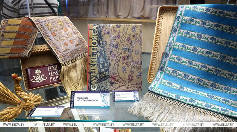 Слуцкие пояса представлены на выставке “Код мифов”, которая открылась в Национальной библиотеке Беларуси