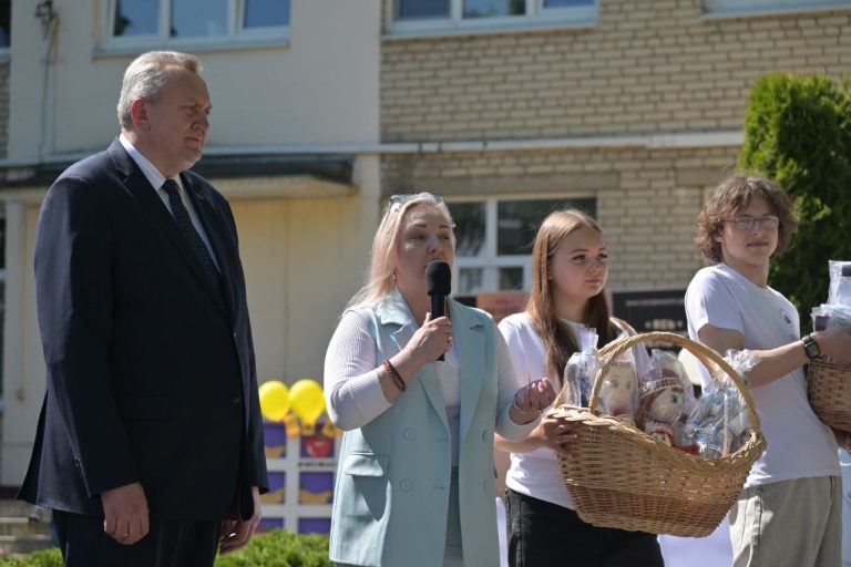 В Слуцком ЦКРОиР прошёл инновационный проект «Город мастеров», приуроченный ко Дню семьи.